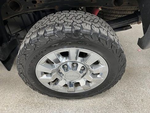 Used 2019 GMC Sierra 2500 Denali w/ Duramax Plus Package AWD/4WD image 30