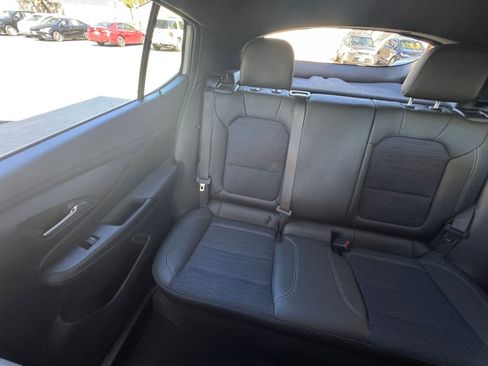 Used 2025 Buick Envista Preferred image 38