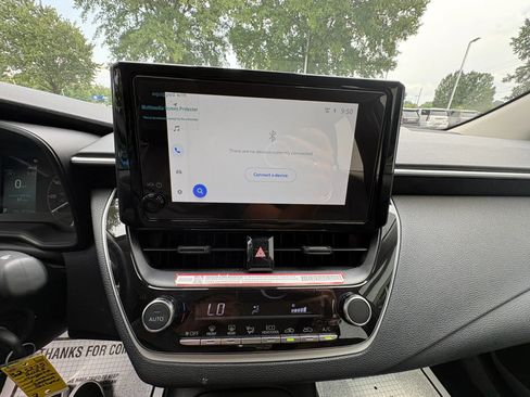 Used 2025 Toyota Corolla LE FWD image 37