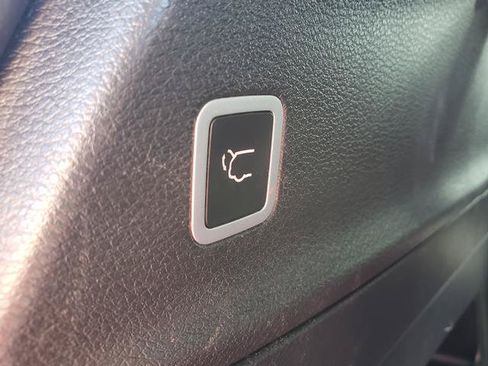 Used 2021 Chrysler Pacifica Touring-L w/ S Appearance Package FWD image 10
