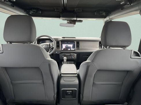 New 2026 Ford Bronco 2-Door w/ Sasquatch Package AWD/4WD image 12
