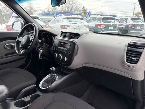 Used 2015 Kia Soul image 35