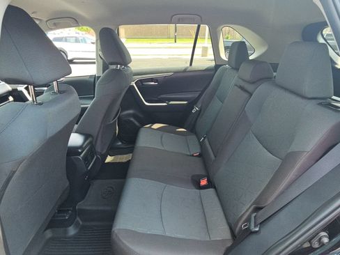 Certified 2025 Toyota RAV4 XLE AWD/4WD image 27