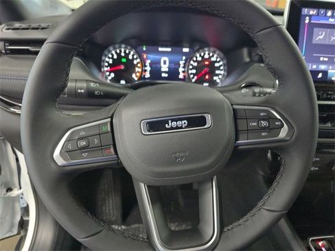 New 2026 Jeep Compass Latitude image 27