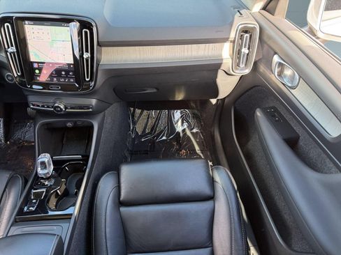 Used 2023 Volvo XC40 B5 Plus AWD/4WD image 30