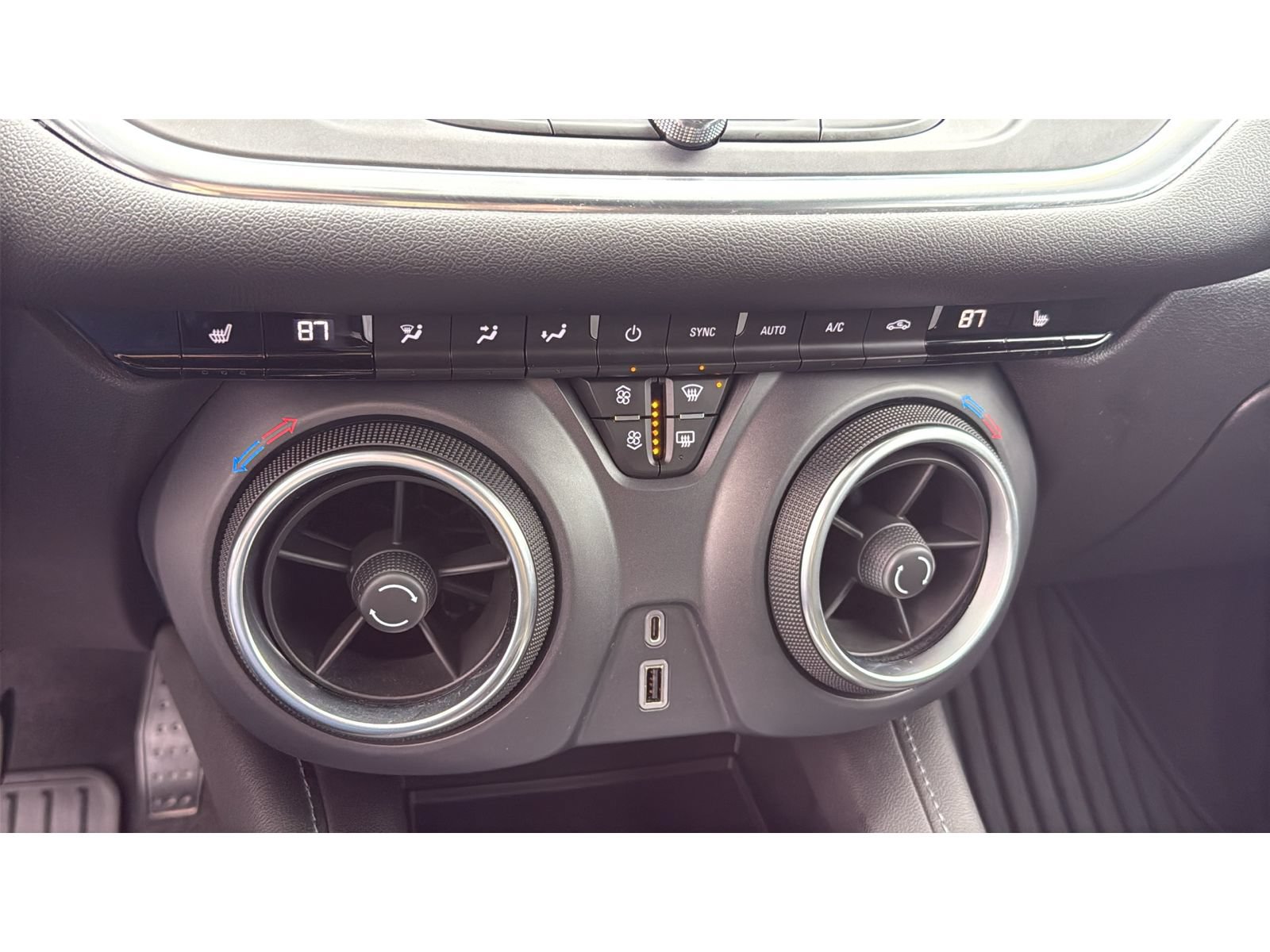 Used 2020 Chevrolet Blazer LT FWD image 21
