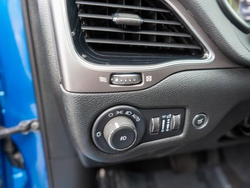 Used 2022 Jeep Cherokee Limited image 19