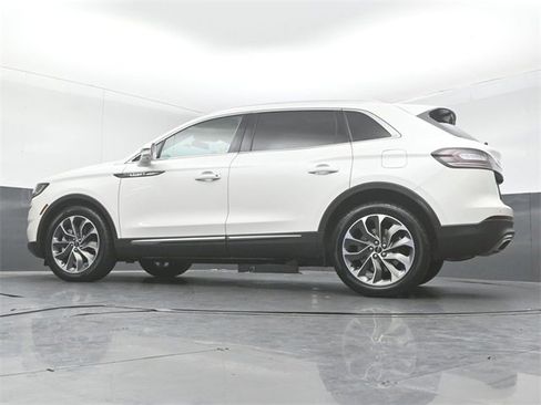 Certified 2023 Lincoln Nautilus Reserve w/ Luxury Package image 41