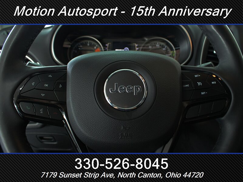Used 2019 Jeep Cherokee Latitude Plus AWD/4WD image 13