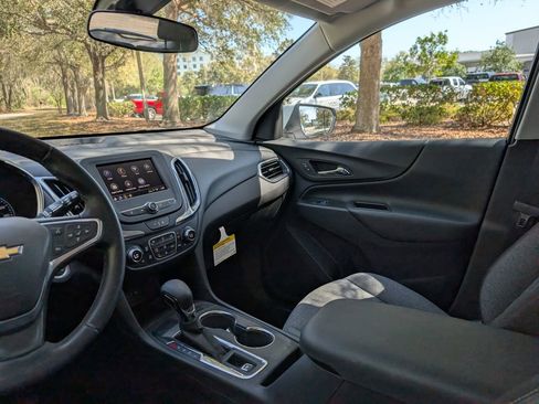 Used 2023 Chevrolet Equinox LT image 14
