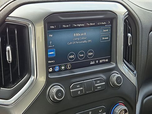 Used 2022 Chevrolet Silverado 1500 LT AWD/4WD image 19
