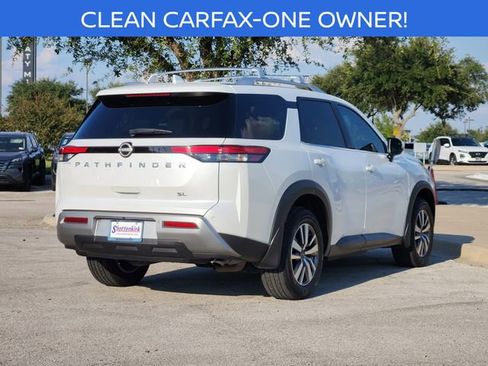 Certified 2025 Nissan Pathfinder SL image 3