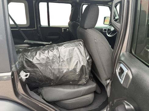 Used 2020 Jeep Wrangler Unlimited Sport AWD/4WD image 22