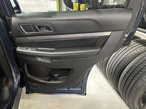 Certified 2018 Ford Explorer XLT image 29