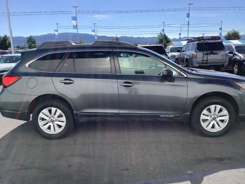 Used 2018 Subaru Outback 2.5i Premium AWD/4WD image 6