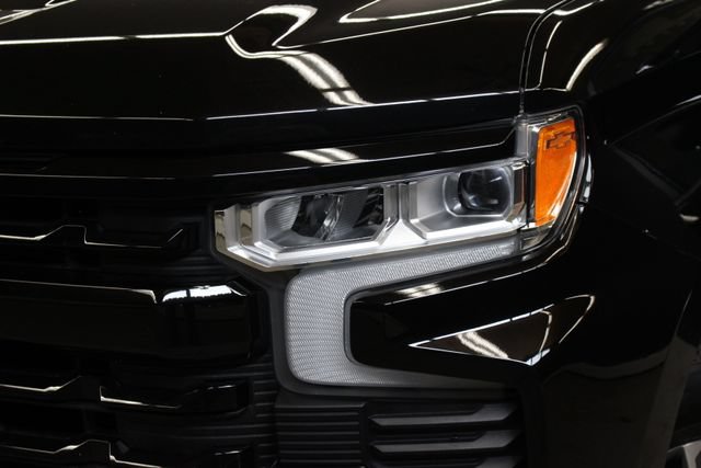 Used 2023 Chevrolet Silverado 1500 RST w/ Z71 Off-Road Package AWD/4WD image 5