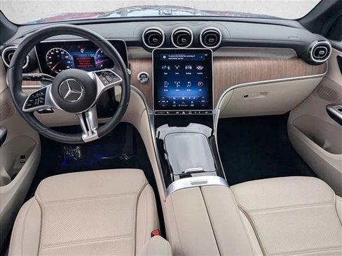 Used 2023 Mercedes-Benz GLC 300 image 17