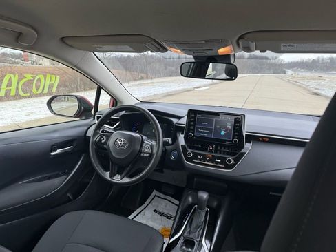 Used 2021 Toyota Corolla LE w/ Carpet Mat Package (TMS) image 17