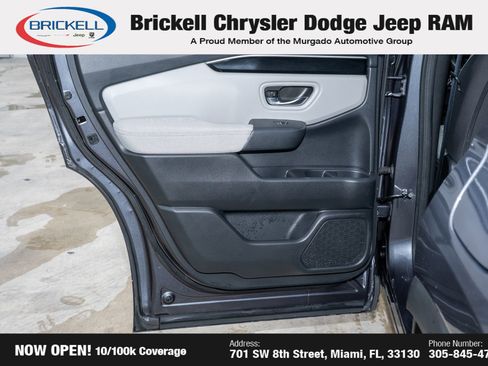 Used 2023 Honda Pilot LX image 12