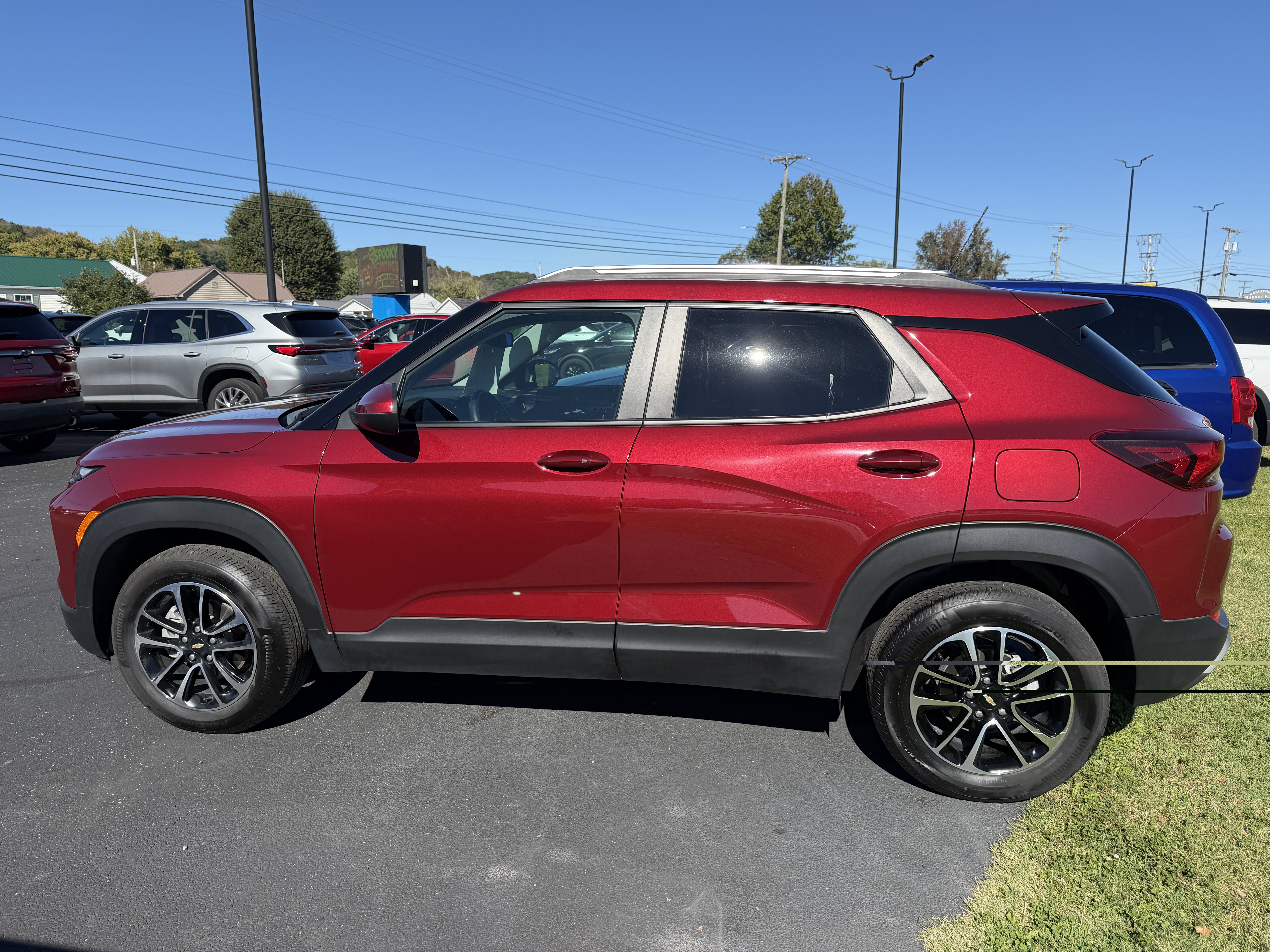 Used 2024 Chevrolet TrailBlazer LT w/ Convenience Package AWD/4WD image 5