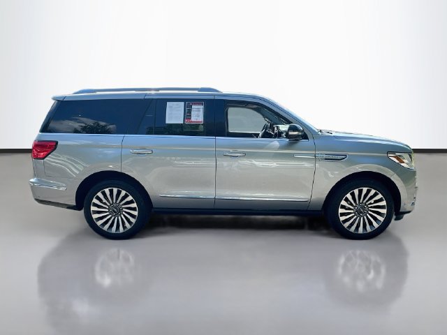 Used 2021 Lincoln Navigator Reserve w/ Luxury Package AWD/4WD image 4