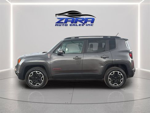 Used 2017 Jeep Renegade Trailhawk AWD/4WD image 4