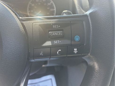 Used 2023 Nissan Rogue SV AWD/4WD image 21