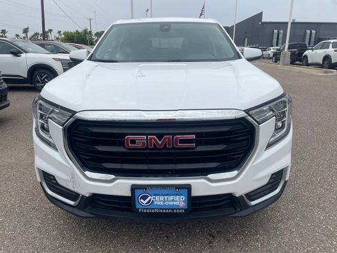 Used 2024 GMC Terrain SLE w/ LPO, Floor Liner Package FWD image 2
