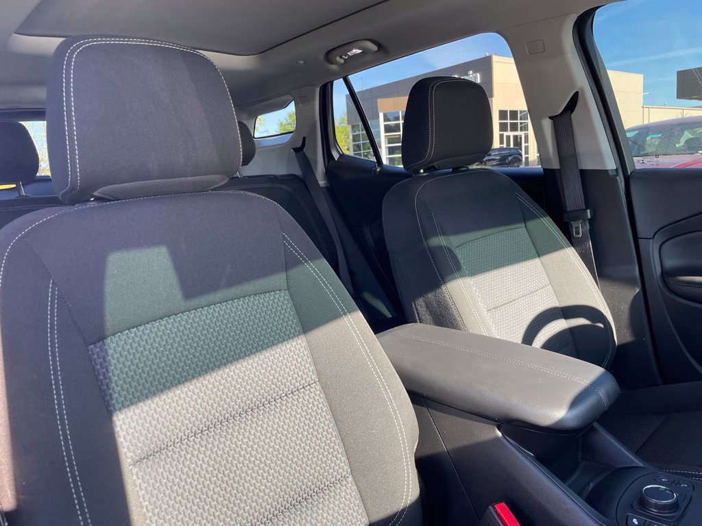 Used 2022 GMC Terrain SLE w/ Driver Convenience Package FWD image 31