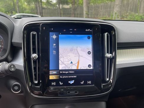 Used 2021 Volvo XC40 T5 Momentum w/ Premium Package AWD/4WD image 14