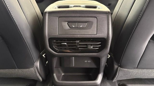 Used 2026 Chevrolet Silverado EV LT AWD/4WD image 33