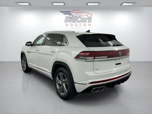 Used 2024 Volkswagen Atlas Cross Sport SEL R-Line AWD/4WD image 6