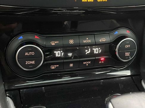 Used 2019 INFINITI QX30 Premium w/ Navigation Package image 20