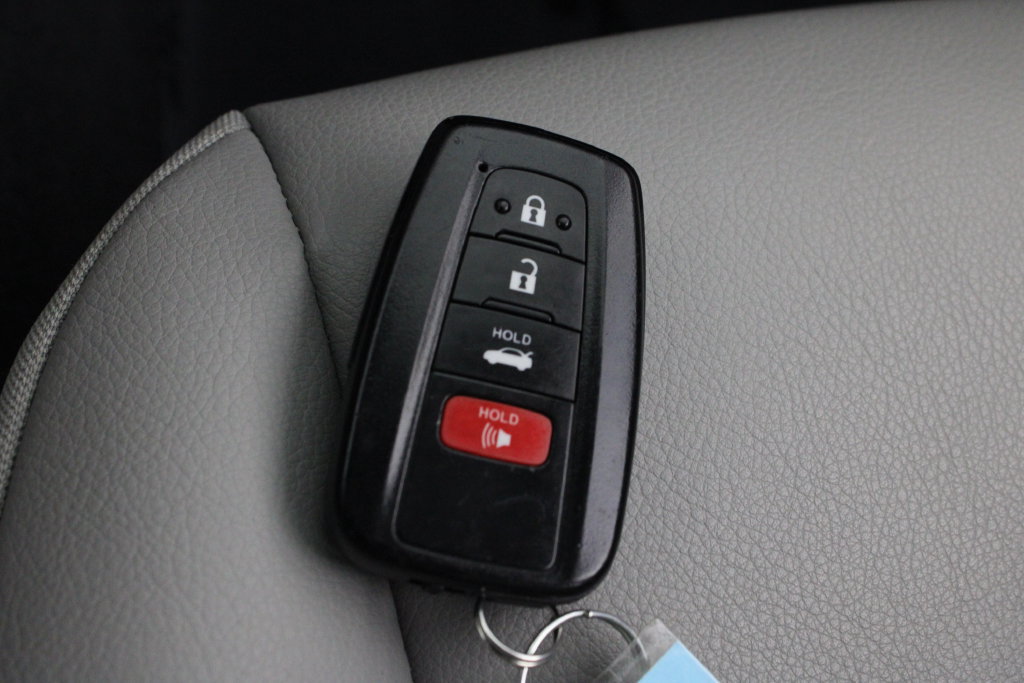 Used 2024 Toyota Camry SE w/ Convenience Package FWD image 30