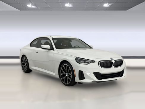 Used 2023 BMW 230i Coupe w/ Convenience Package RWD image 7
