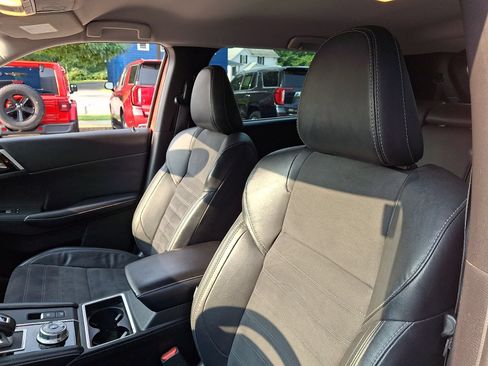 Used 2022 Mitsubishi Outlander SE AWD/4WD image 14