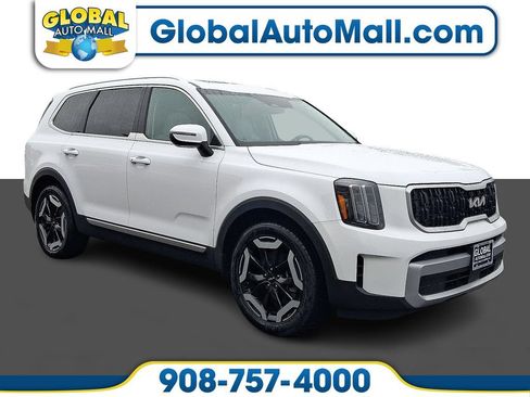 Used 2023 Kia Telluride EX w/ EX Captain's Chair Package AWD/4WD image 1