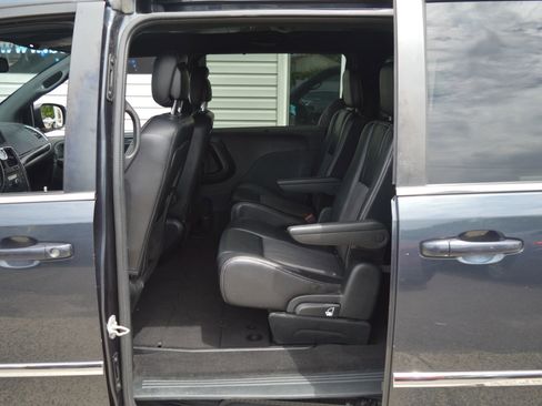 Used 2014 Chrysler Town & Country S FWD image 14