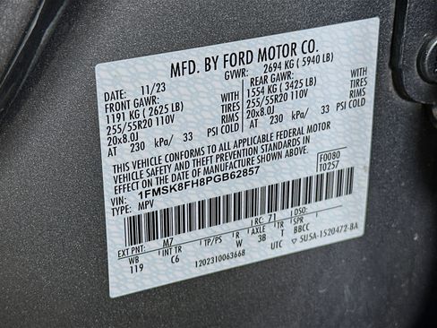 Used 2023 Ford Explorer Limited image 12