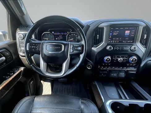 Used 2023 GMC Sierra 3500 Denali w/ Technology Package AWD/4WD image 9