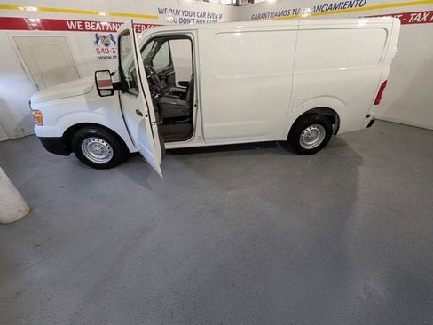 Used 2021 Nissan NV 2500 S image 12