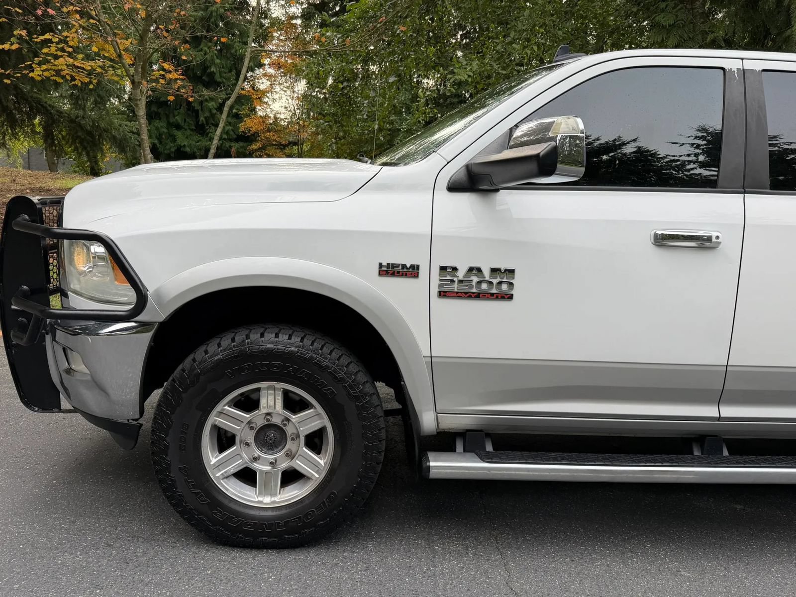 Used 2013 RAM 2500 Laramie w/ Convenience Group AWD/4WD image 2