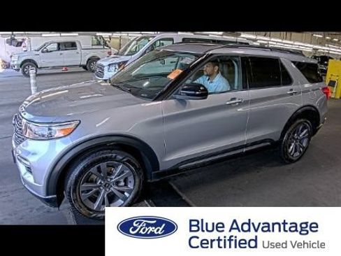 Used 2022 Ford Explorer XLT w/ Equipment Group 202A AWD/4WD image 1