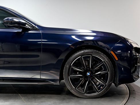 Used 2023 BMW 760i xDrive w/ Luxury Rear Seating Package AWD/4WD image 20