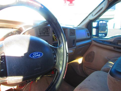 Used 2004 Ford F250 XLT image 7