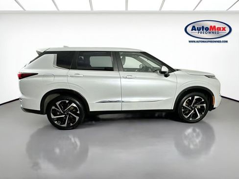 Used 2022 Mitsubishi Outlander SE image 7