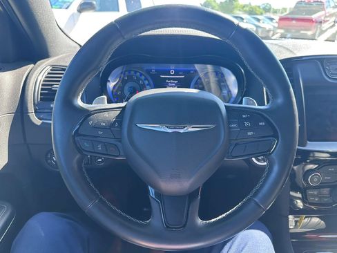 Used 2017 Chrysler 300 S AWD/4WD image 14