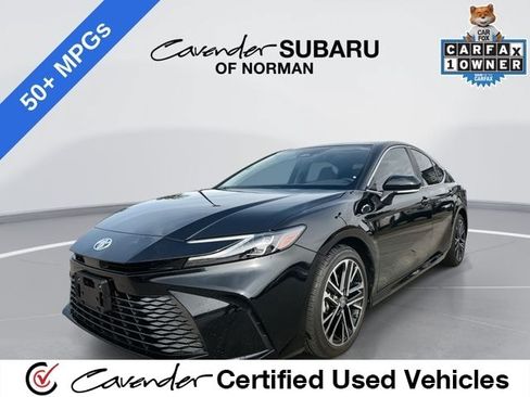 Used 2025 Toyota Camry XLE FWD image 1