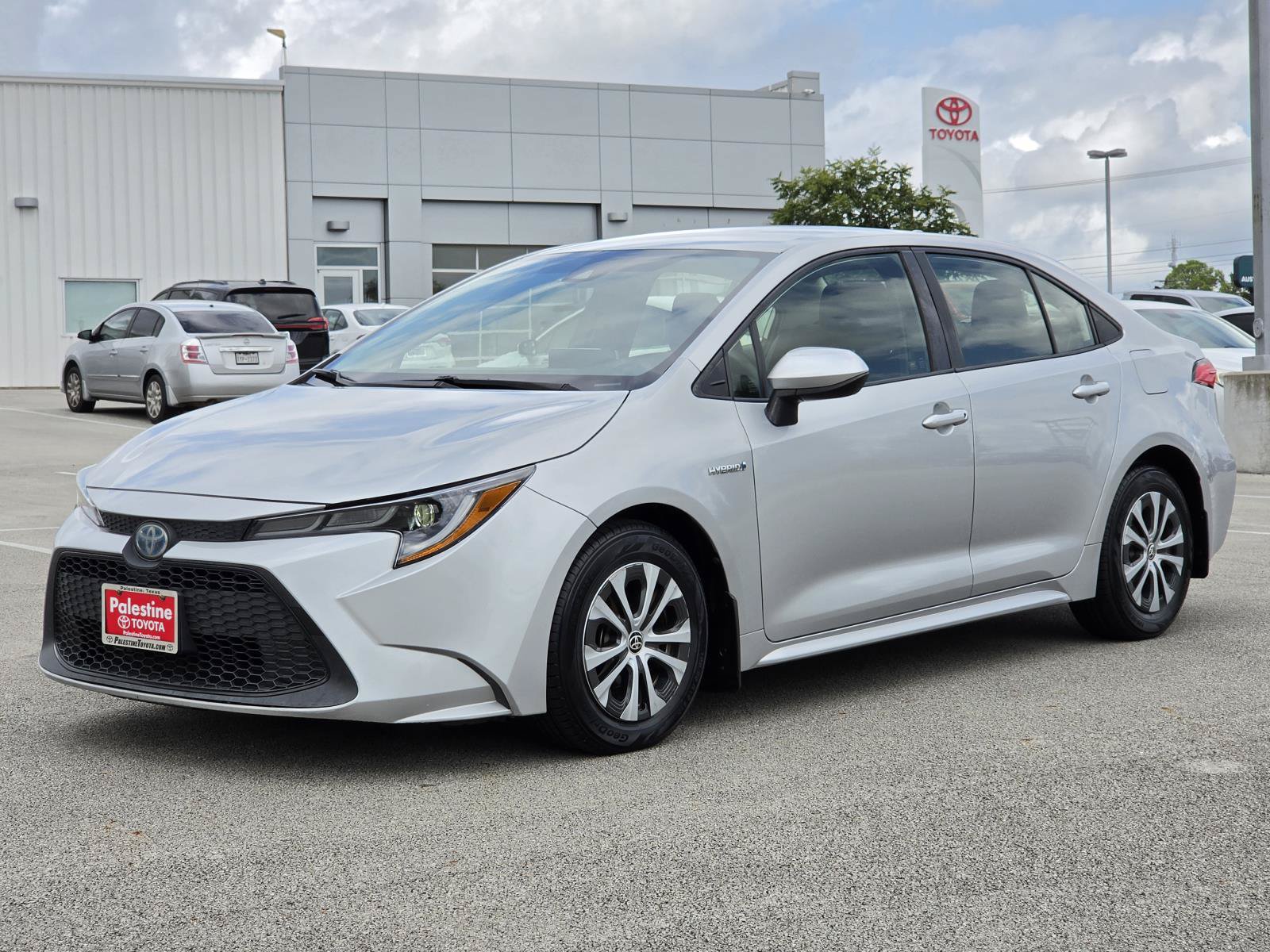 Used 2020 Toyota Corolla LE FWD image 3