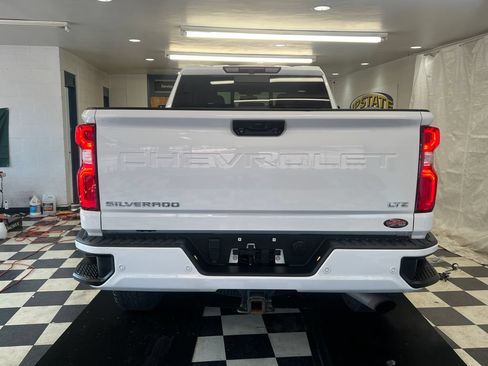 Used 2021 Chevrolet Silverado 2500 LTZ w/ Z71 Chrome Sport Edition AWD/4WD image 15